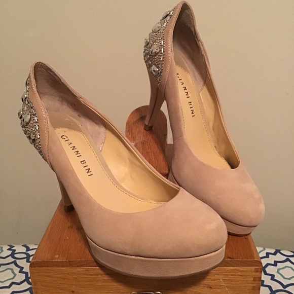 🔥Best offers, GIanni BINI, size 6M, pre -owned, great cond. see pictures 🔥🔥 - Picture 1 of 5